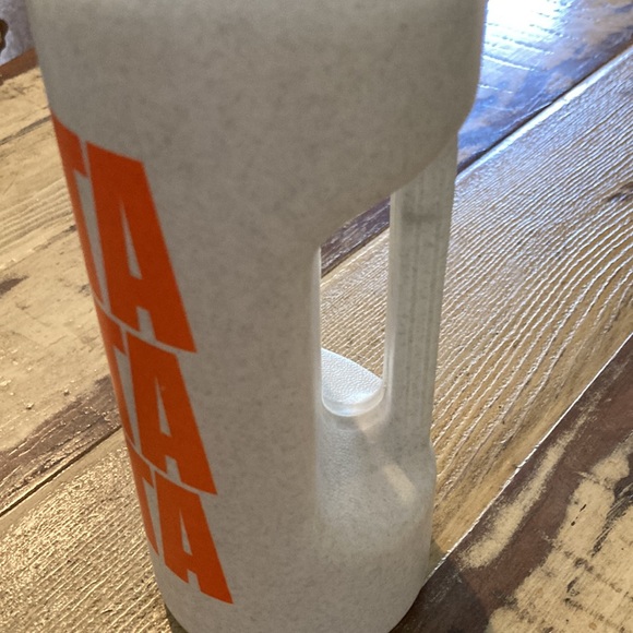 TRI DELTA THETA REUSABLE PLASTIC WATER BOTTLE! TOP UNSCREWS. HANDLE ON SIDE. - Picture 2 of 4